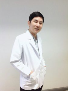 หมอชิน แพทย์ด้านผิวหนัง